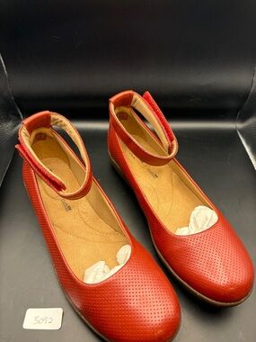 Clarks Collection Red Ankle Strap Perforated flats - size 9.5 Wide